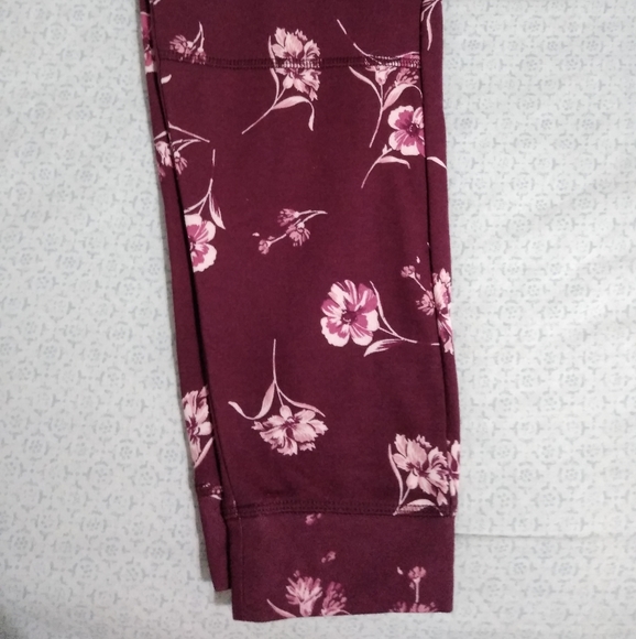 Sweat Shirt Joggers Set - Picture 8 of 9